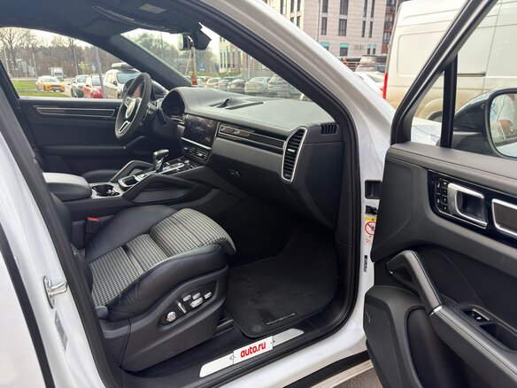 2019 Porsche Cayenne S Coupé III, белый, 8500000 рублей - вид 15