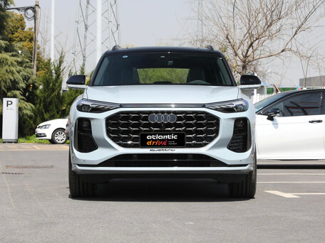 2026 Audi Q6 45 TFSI, серебристый, 7590000 рублей, вид 2