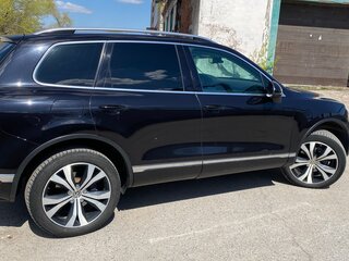 2015 Volkswagen Touareg II Рестайлинг, чёрный, 2700000 рублей, вид 3