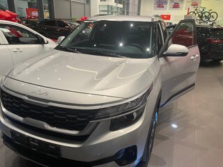 2021 Kia Seltos I, серебристый, 2900000 рублей, вид 3