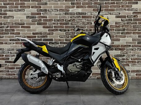2026 QJMotor SVT 650 X, жёлтый, 729000 рублей, вид 2