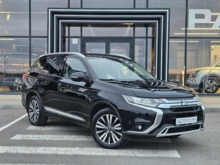 2021 Mitsubishi Outlander III Рестайлинг 3, чёрный, 2587000 рублей, вид 3
