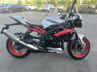 2015 Triumph Street Triple, серебристый, 620000 рублей, вид 1
