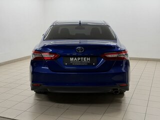 2022 Toyota Camry VIII (XV70) Рестайлинг, синий, 3055000 рублей, вид 5