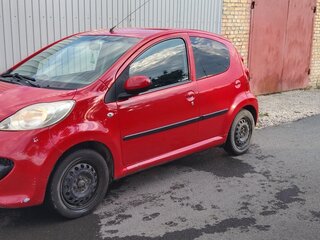 2008 Peugeot 107 I, красный, 340000 рублей, вид 3