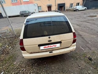2000 Ford Escort V Рестайлинг 2, белый, 99500 рублей, вид 2