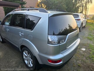 2011 Mitsubishi Outlander II Рестайлинг, серебристый, 1200000 рублей, вид 4
