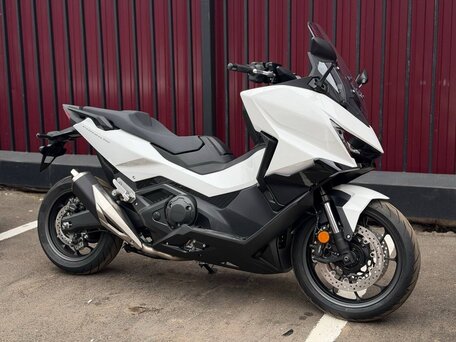 2026 Honda Forza, белый, 1550000 рублей, вид 3