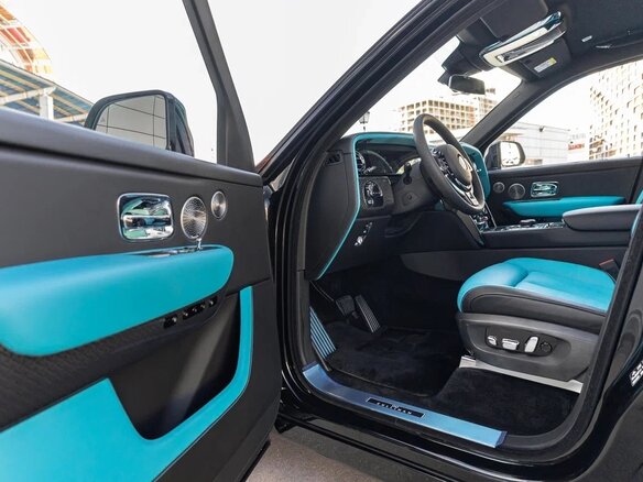 2025 Rolls-Royce Cullinan Black Badge I Рестайлинг (Series II), чёрный, 59990000 рублей - вид 9