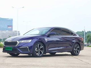 2022 Skoda Octavia IV (A8), фиолетовый, 2015000 рублей, вид 3