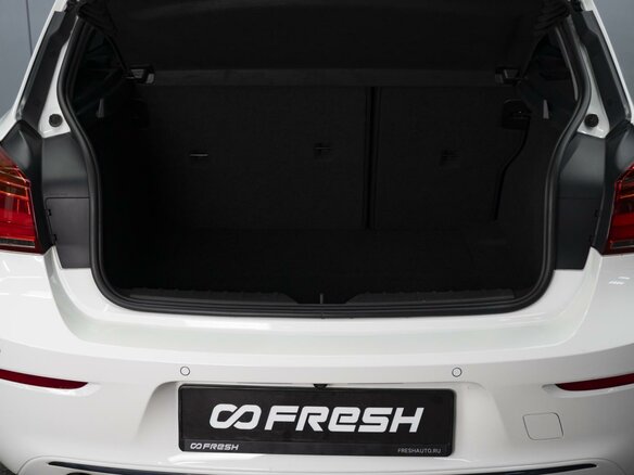 2015 BMW 1 серии 118i II (F20/F21) Рестайлинг, белый, 1390000 рублей - вид 20