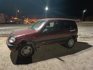 2005 Chevrolet Niva I, красный, 240000 рублей, вид 4