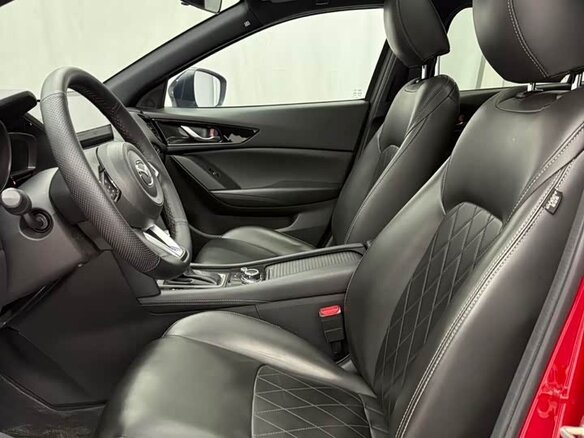 2023 Mazda CX-4 I Рестайлинг, красный, 1757000 рублей - вид 10
