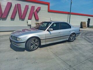 1996 BMW 7 серии 750i III (E38), серый, 700000 рублей, вид 1