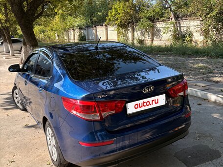 2016 Kia Rio III Рестайлинг, синий, 1020000 рублей, вид 4