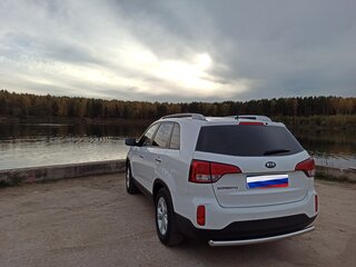 2015 Kia Sorento II Рестайлинг, белый, 1830000 рублей, вид 5