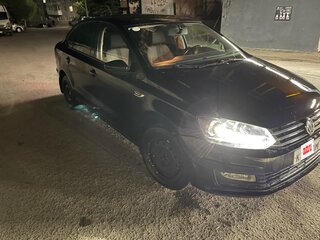 2016 Volkswagen Polo V Рестайлинг, чёрный, 999000 рублей, вид 4