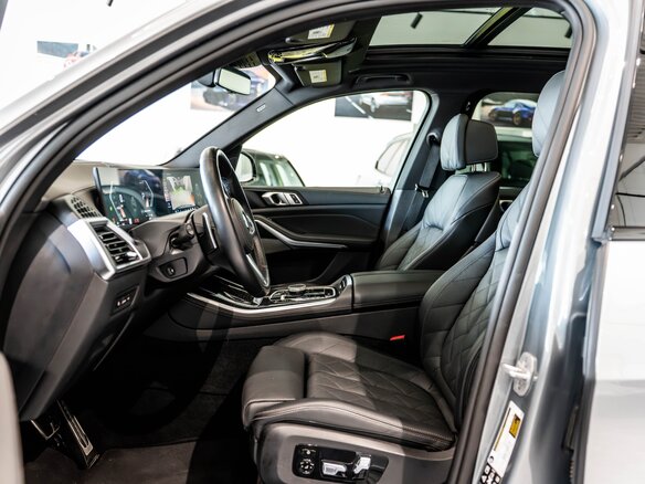 2025 BMW X5 40i IV (G05/G18) Рестайлинг, серый - вид 29