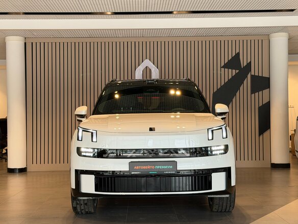 2026 Lynk & Co 900, белый, 9600000 рублей - вид 9