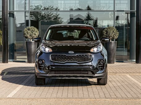 2021 Kia Sportage IV Рестайлинг, чёрный, 2155000 рублей, вид 2