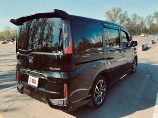 2017 Honda Stepwgn Spada V Рестайлинг, чёрный, 2390000 рублей, вид 4
