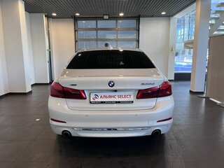 2020 BMW 5 серии 520d xDrive VII (G30/G31/G38), белый, 4400000 рублей, вид 4