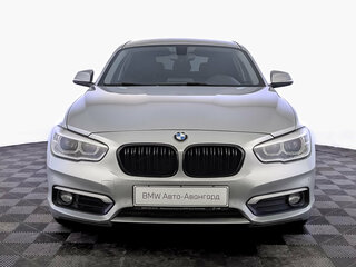 2018 BMW 1 серии 118i II (F20/F21) Рестайлинг 2, серебристый, 1595000 рублей, вид 2