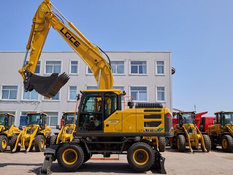 2025 LGCE E7210H, жёлтый, 13700000 рублей, вид 2