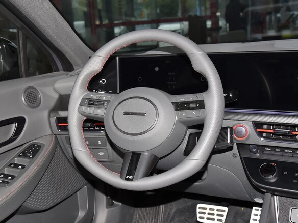 2025 Hyundai Sonata VIII (DN8) Рестайлинг, серый, 3300000 рублей - вид 13