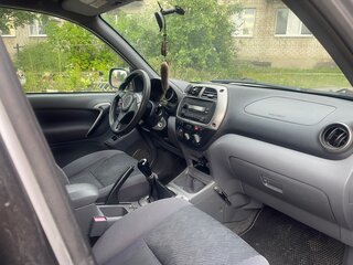 2001 Toyota RAV4 II (XA20), серебристый, 750000 рублей, вид 5