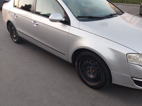 2005 Volkswagen Passat B6, серебристый, 520000 рублей, вид 2