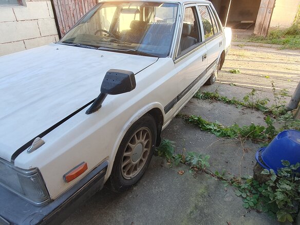 1986 Nissan Laurel V (C32), белый, 300000 рублей - вид 5
