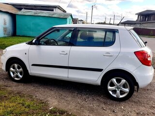 2012 Skoda Fabia II Рестайлинг, белый, 720000 рублей, вид 4
