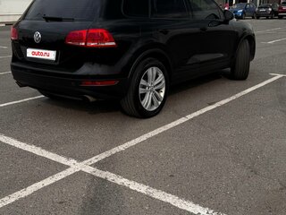 2010 Volkswagen Touareg II, чёрный, 2200000 рублей, вид 3