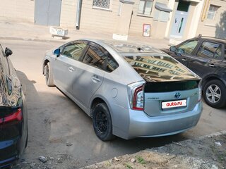 2015 Toyota Prius III Рестайлинг (XW30), серебристый, 950000 рублей, вид 3