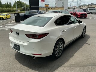 2023 Mazda 3 IV (BP), белый, 1385100 рублей, вид 4