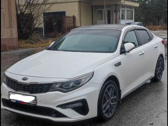 2018 Kia Optima IV Рестайлинг, белый, 1850000 рублей