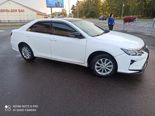 2017 Toyota Camry VII (XV50) Рестайлинг 2, белый, 1000000 рублей, вид 2