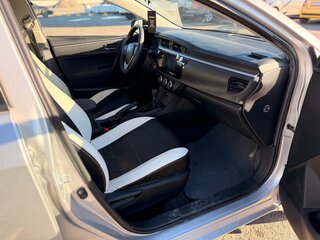 2013 Toyota Corolla XI (E160, E170, E180), серебристый, 1200000 рублей, вид 5