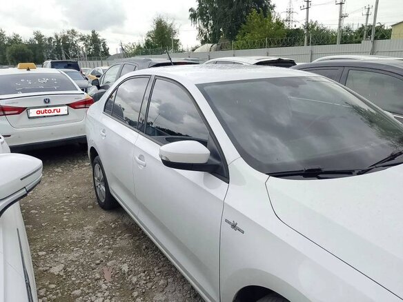 2020 Skoda Rapid II, белый, 882000 рублей