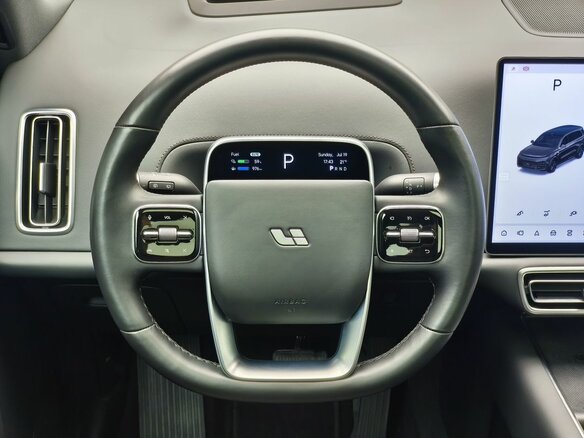 2023 Li Auto (Lixiang) L9 44.5 kWh I, чёрный, 7279000 рублей - вид 25