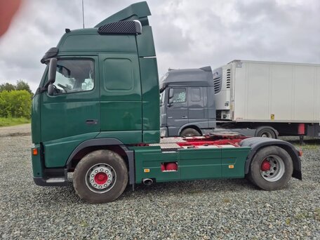 2008 Volvo FH, зелёный, 3500000 рублей, вид 2