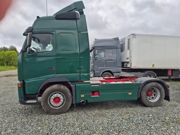2008 Volvo FH, зелёный, 3500000 рублей - вид 1