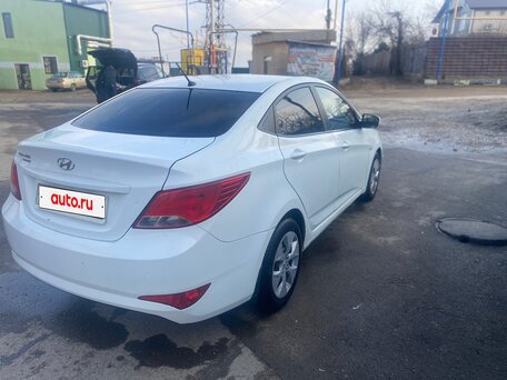 2016 Hyundai Solaris I Рестайлинг, белый, 390000 рублей, вид 3