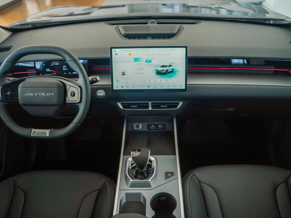 2026 Jetour Dashing I, серый, 2949900 рублей - вид 2