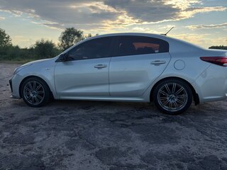 2018 Kia Rio IV, бежевый, 1350000 рублей, вид 5