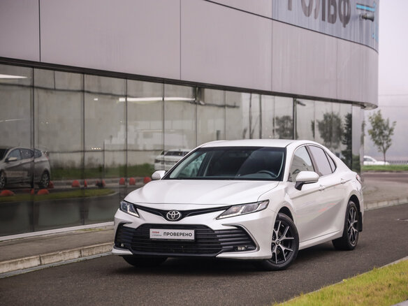 2021 Toyota Camry VIII (XV70) Рестайлинг, белый, 2499777 рублей