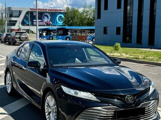 2020 Toyota Camry VIII (XV70), чёрный, 2600000 рублей, вид 1