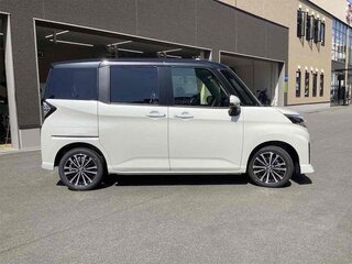 2023 Toyota Roomy I Рестайлинг, белый, 792000 рублей, вид 3