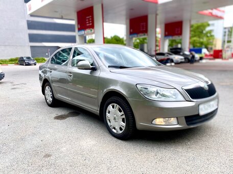 2011 Skoda Octavia II (A5) Рестайлинг, серый, 739000 рублей, вид 3